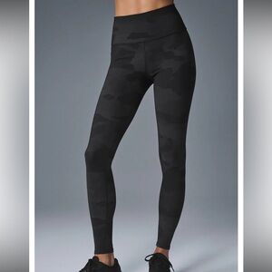 ALO Vapor Camo High-Waisted leggings
